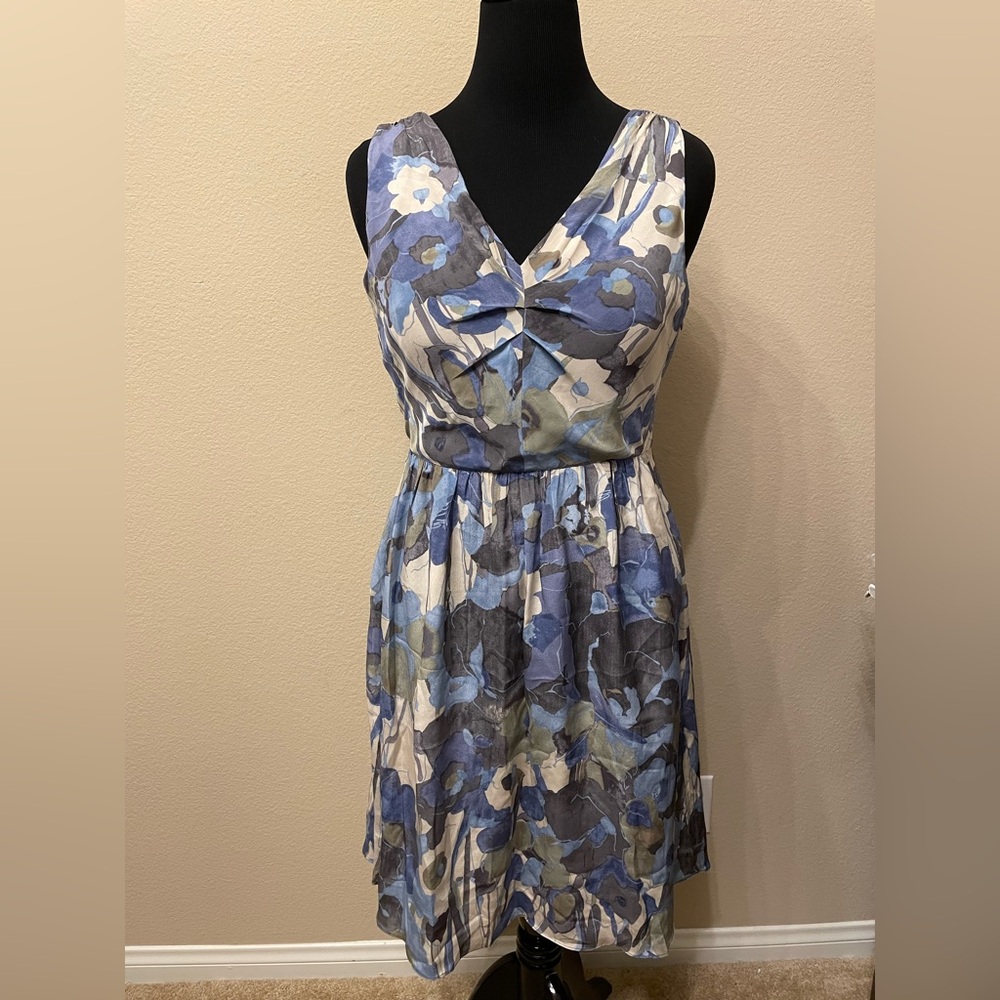 Banana Republic 100% silk dress blue gray green Size 12 fitted bodice side zip